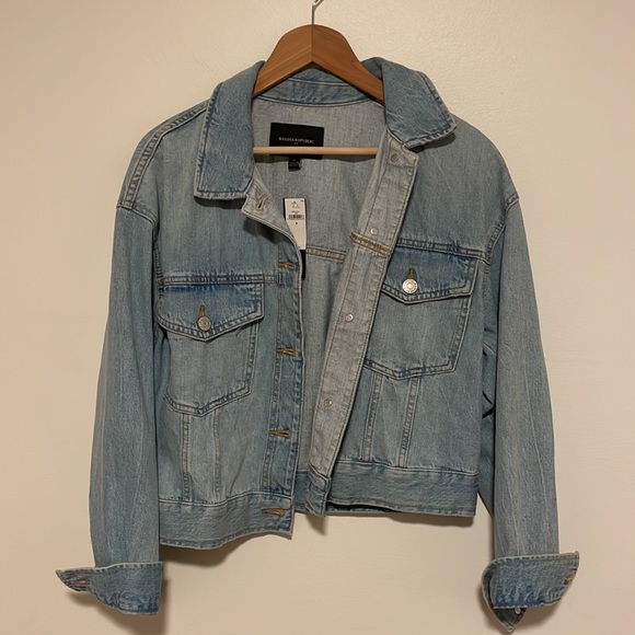 Banana Republic Jackets & Blazers - NWT Banana Republic Size M Denim Jacket